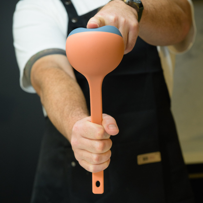 🥄 Soft-Edge Silicone Ladle – Scoop, Scrape & Measure Every Last Drop ✨